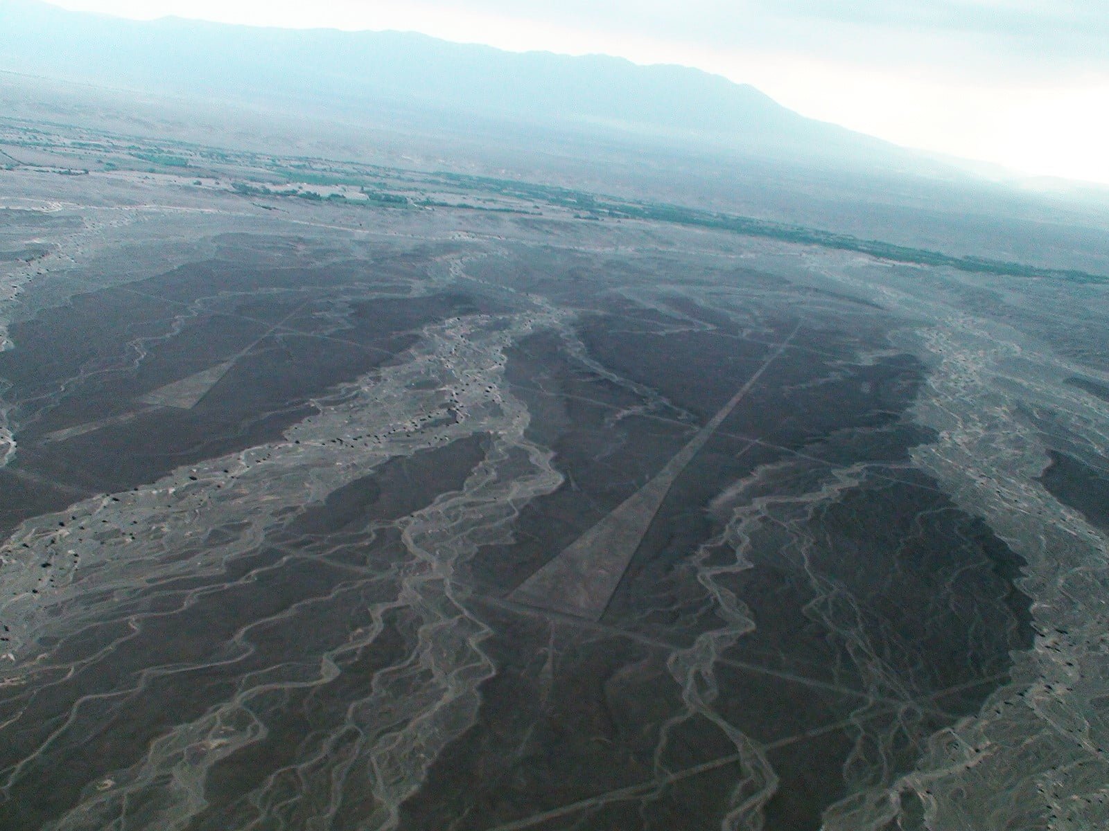 Petroglifos nas linhas de Nazca. Foto: Ana Arantes.