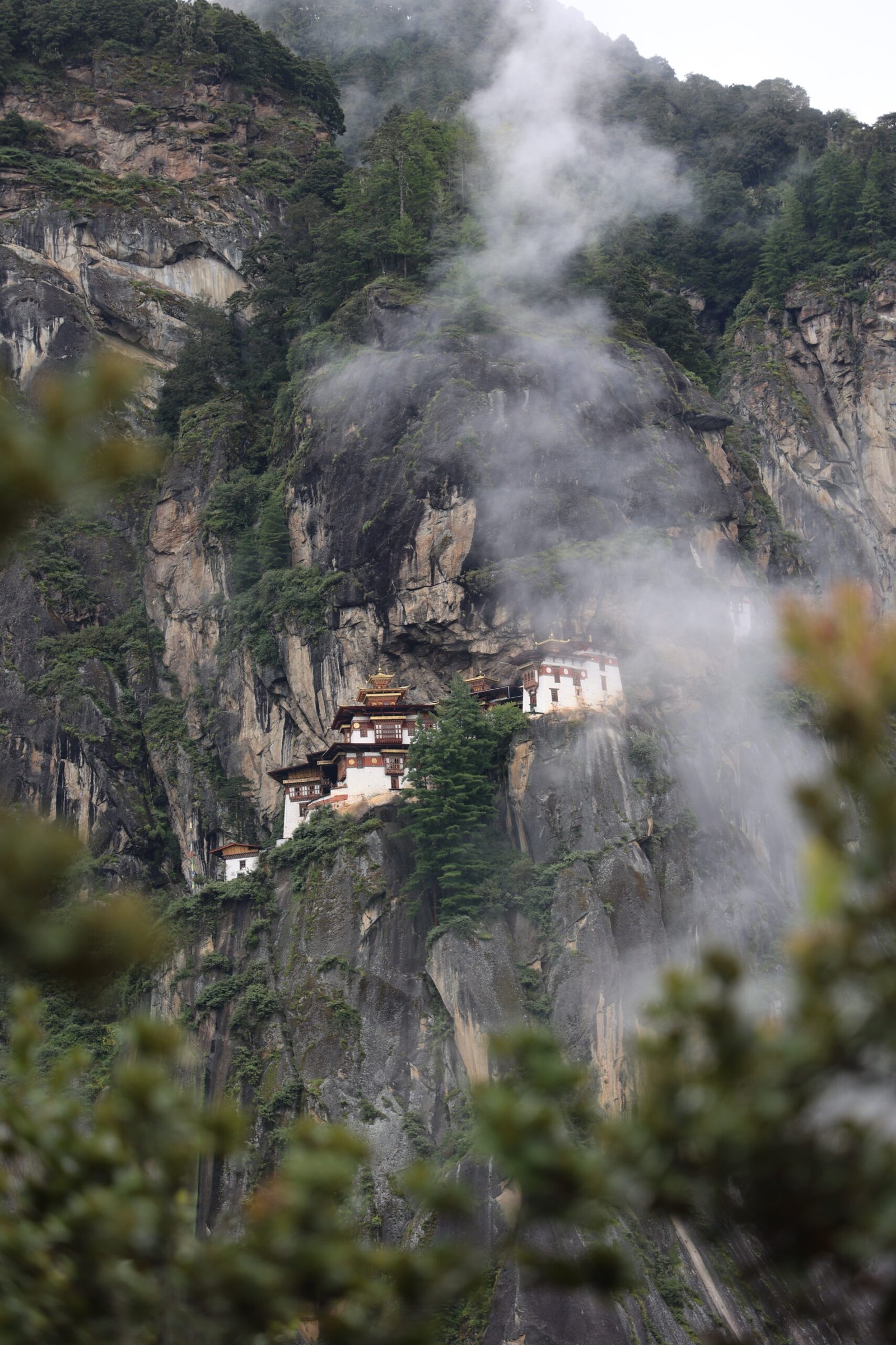 O Ninho dos tigres, Paro, Butão. Uma viagem aos mistérios do Butão. Foto por Iara Xavier.