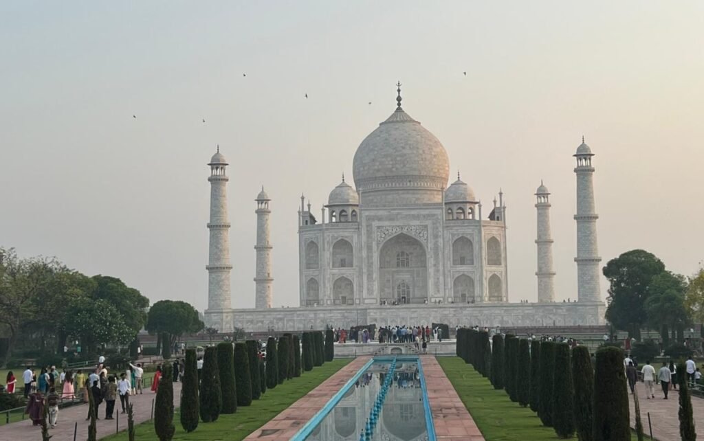 Taj Mahal Delhi India - horizontal